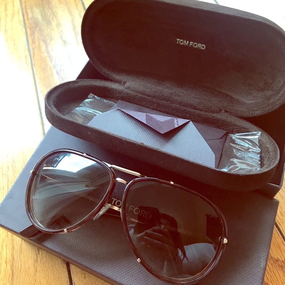 Brand new Tom Ford aviators